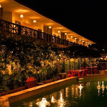 Bamboo Garden Hotel Serrekunda Ngoại thất bức ảnh