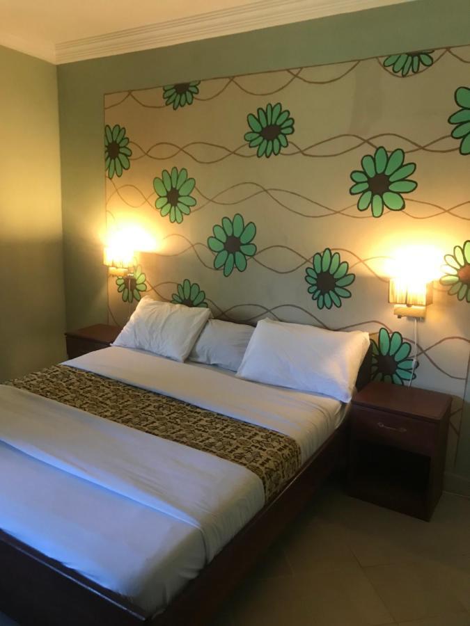 Bamboo Garden Hotel Serrekunda Ngoại thất bức ảnh