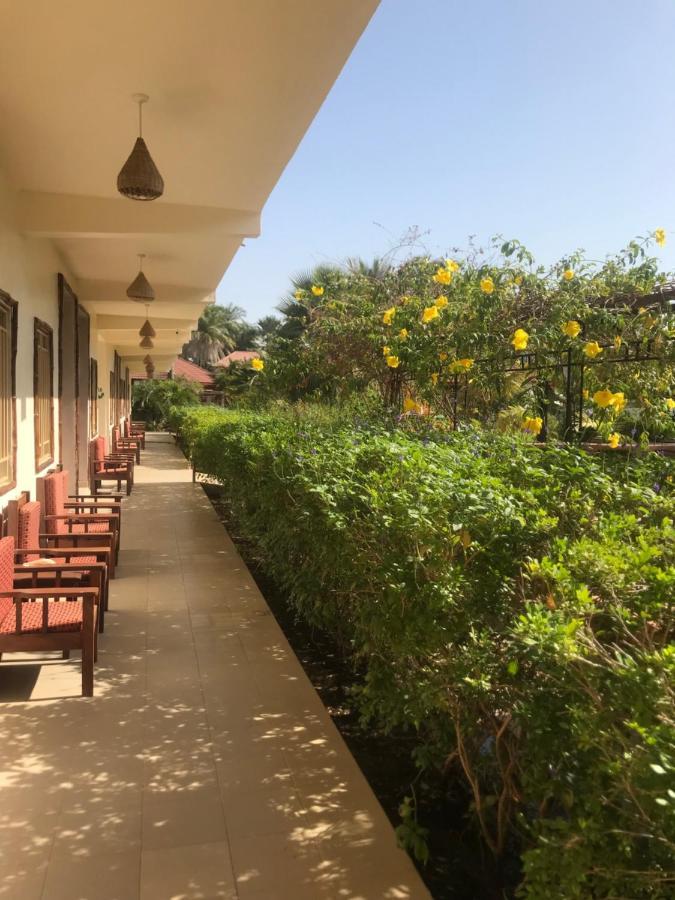 Bamboo Garden Hotel Serrekunda Ngoại thất bức ảnh