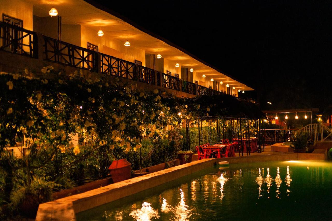 Bamboo Garden Hotel Serrekunda Ngoại thất bức ảnh