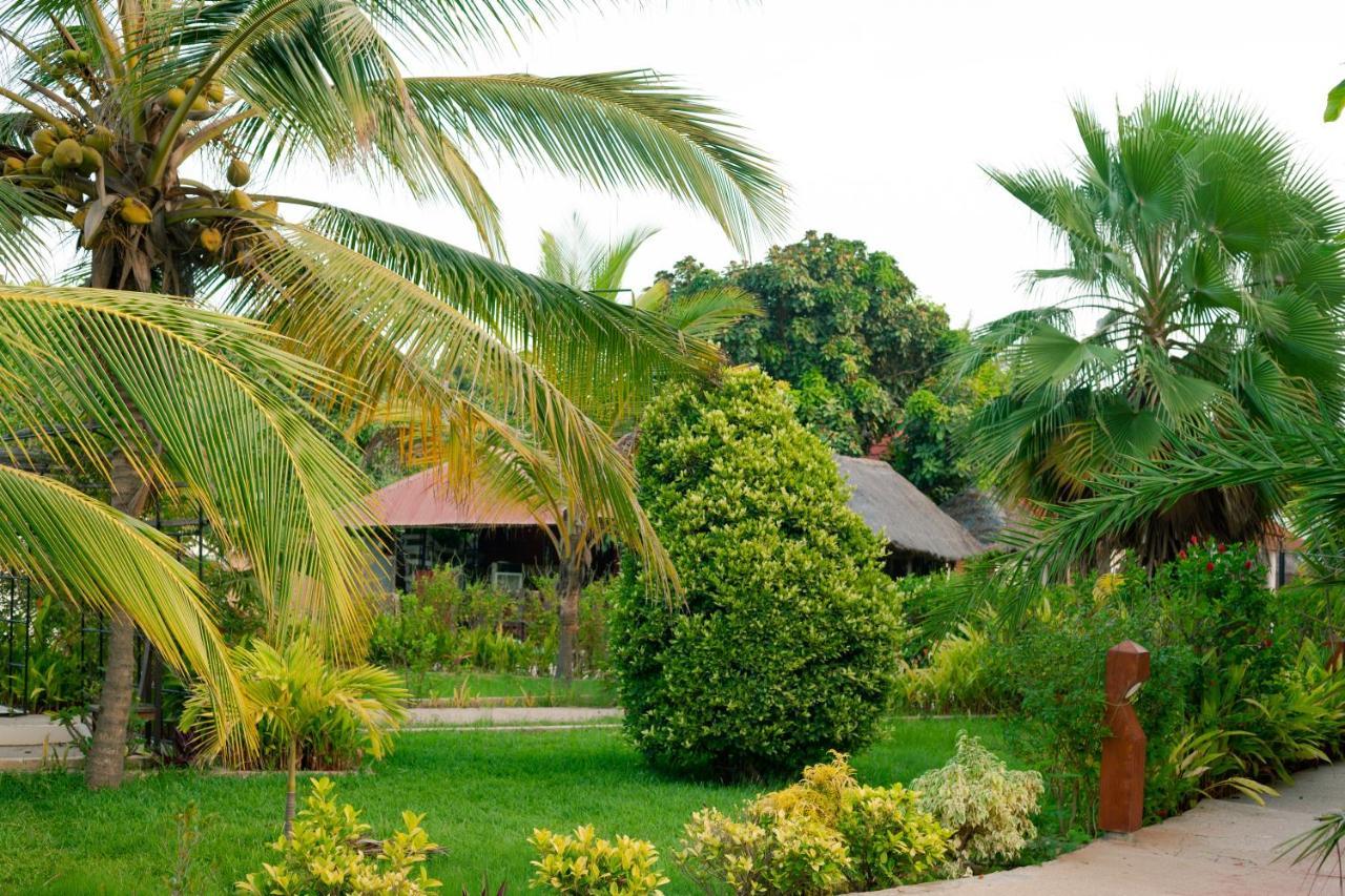 Bamboo Garden Hotel Serrekunda Ngoại thất bức ảnh