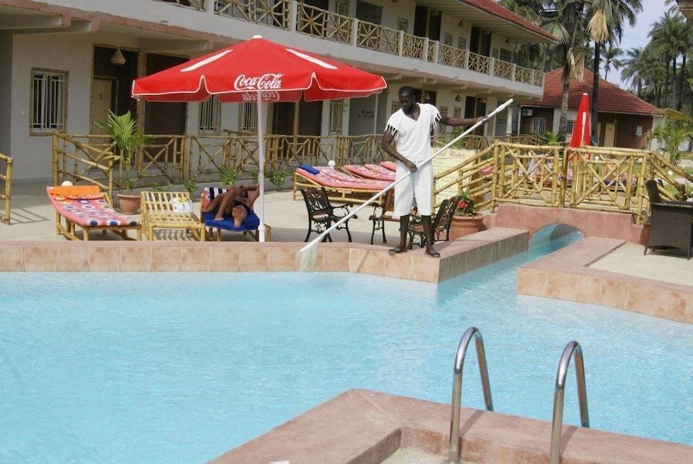 Bamboo Garden Hotel Serrekunda Ngoại thất bức ảnh