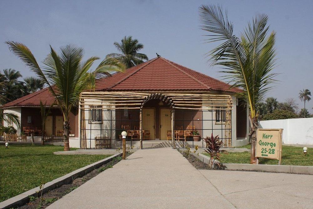 Bamboo Garden Hotel Serrekunda Ngoại thất bức ảnh