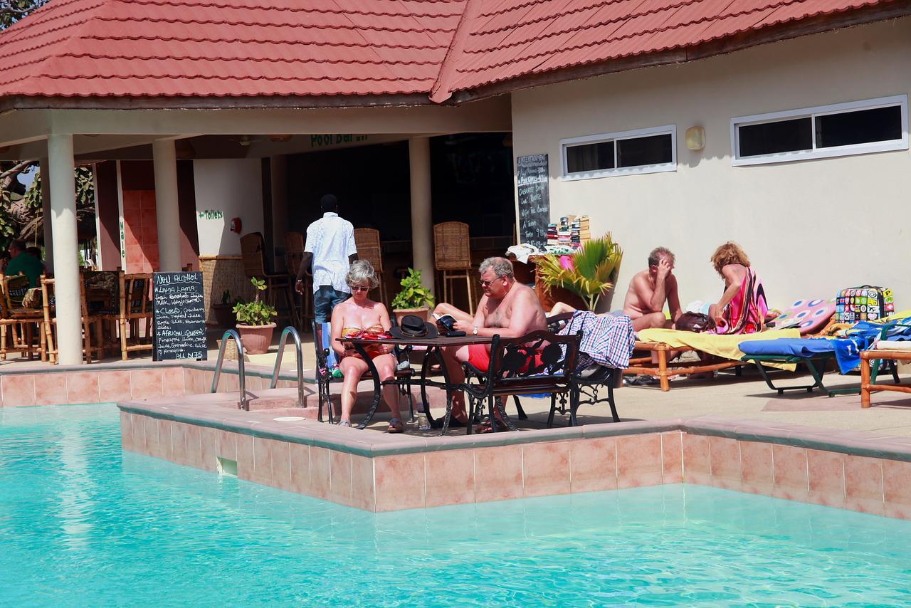 Bamboo Garden Hotel Serrekunda Ngoại thất bức ảnh