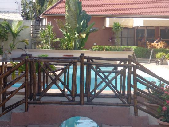 Bamboo Garden Hotel Serrekunda Ngoại thất bức ảnh